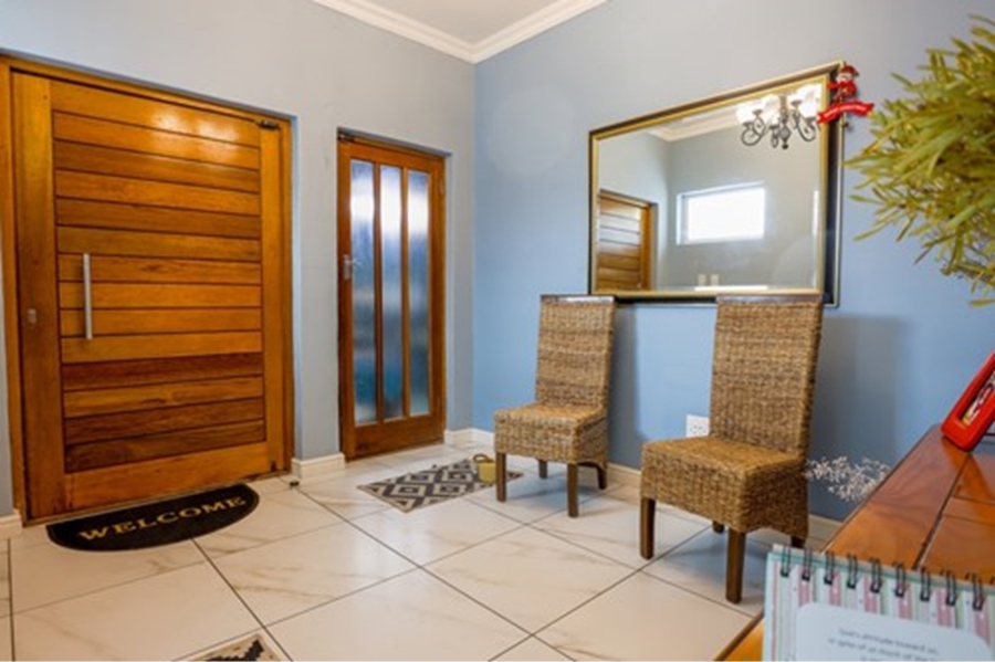 To Let 4 Bedroom Property for Rent in Monte Vista Western Cape